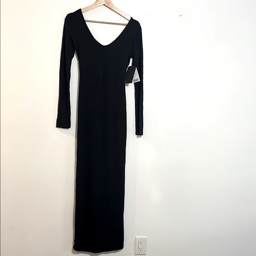 KNT by Kova and T Elegant Black Long Sleeve Scoop Neck Dress